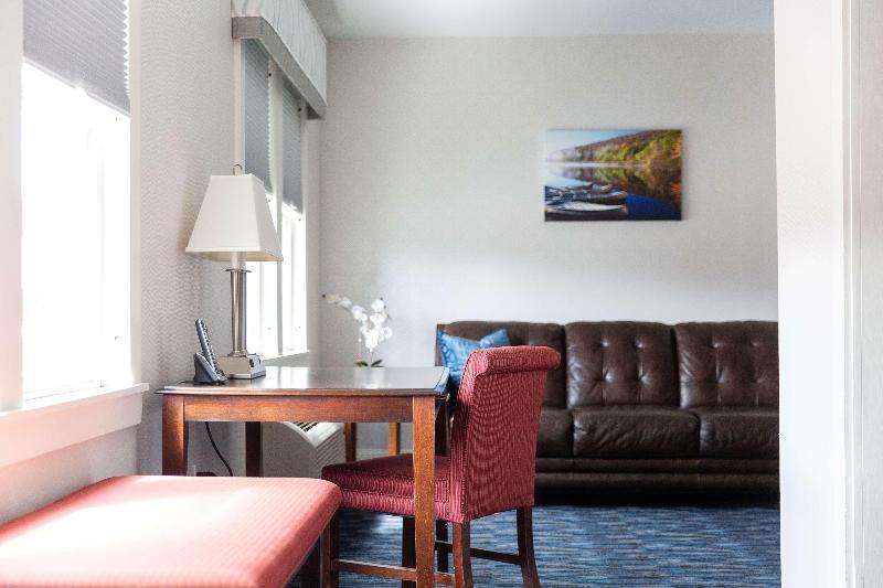 Capitol Plaza Hotel Montpelier Tapestry Collection By Hilton Екстериор снимка