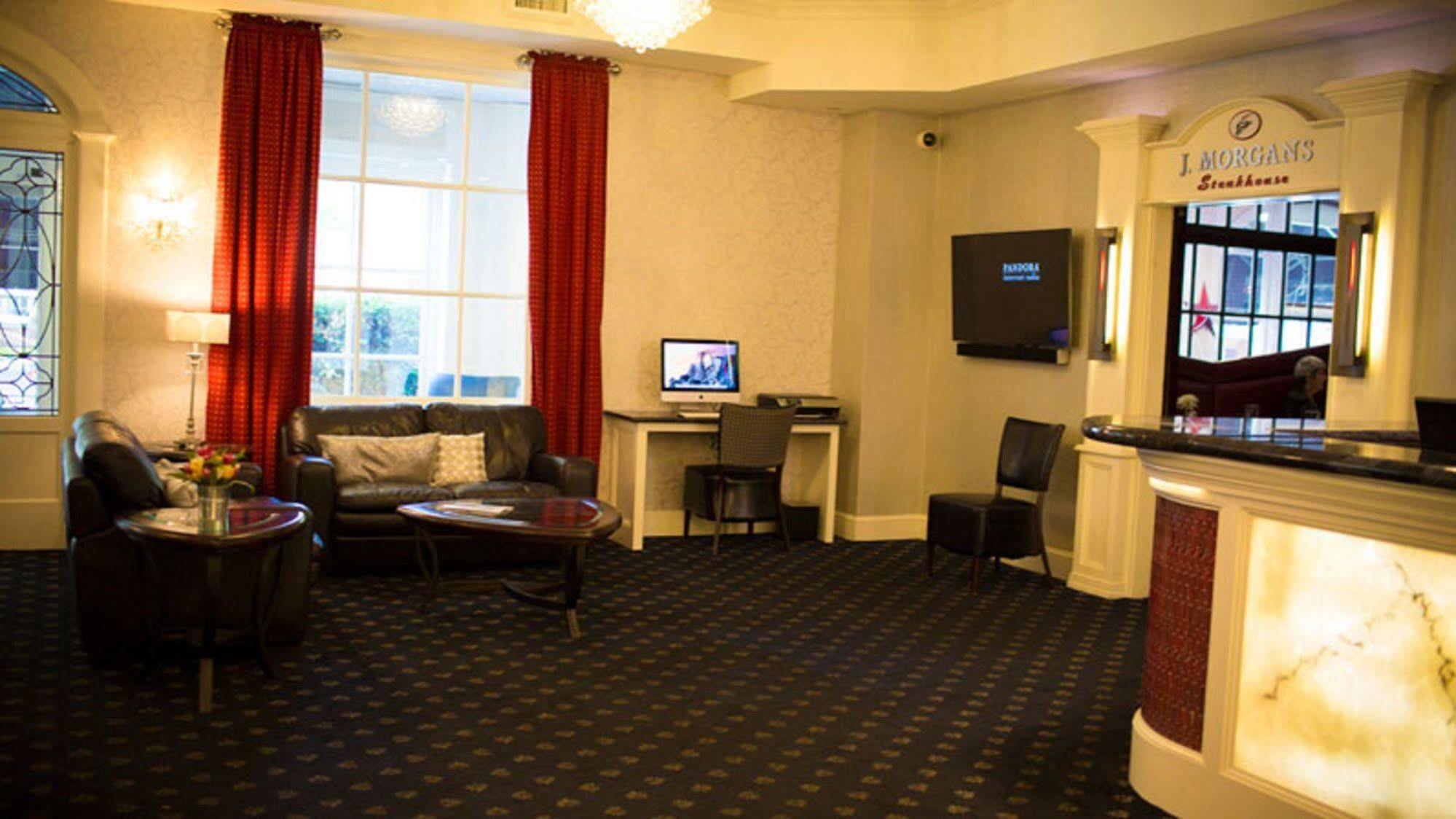 Capitol Plaza Hotel Montpelier Tapestry Collection By Hilton Екстериор снимка