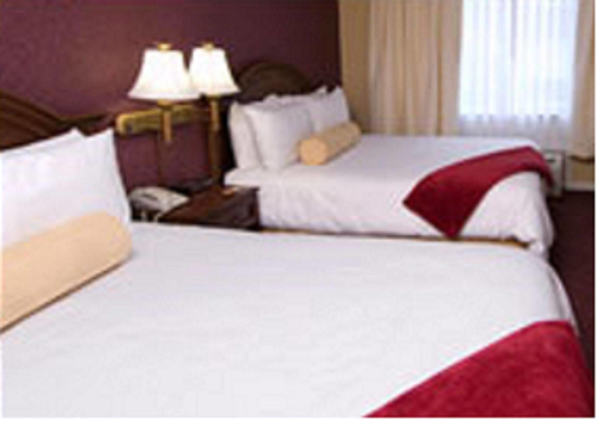 Capitol Plaza Hotel Montpelier Tapestry Collection By Hilton Екстериор снимка