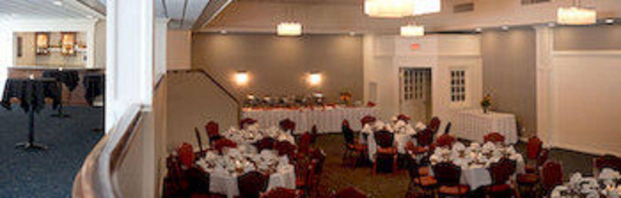 Capitol Plaza Hotel Montpelier Tapestry Collection By Hilton Екстериор снимка